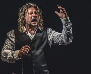 Martin Alvarado singing